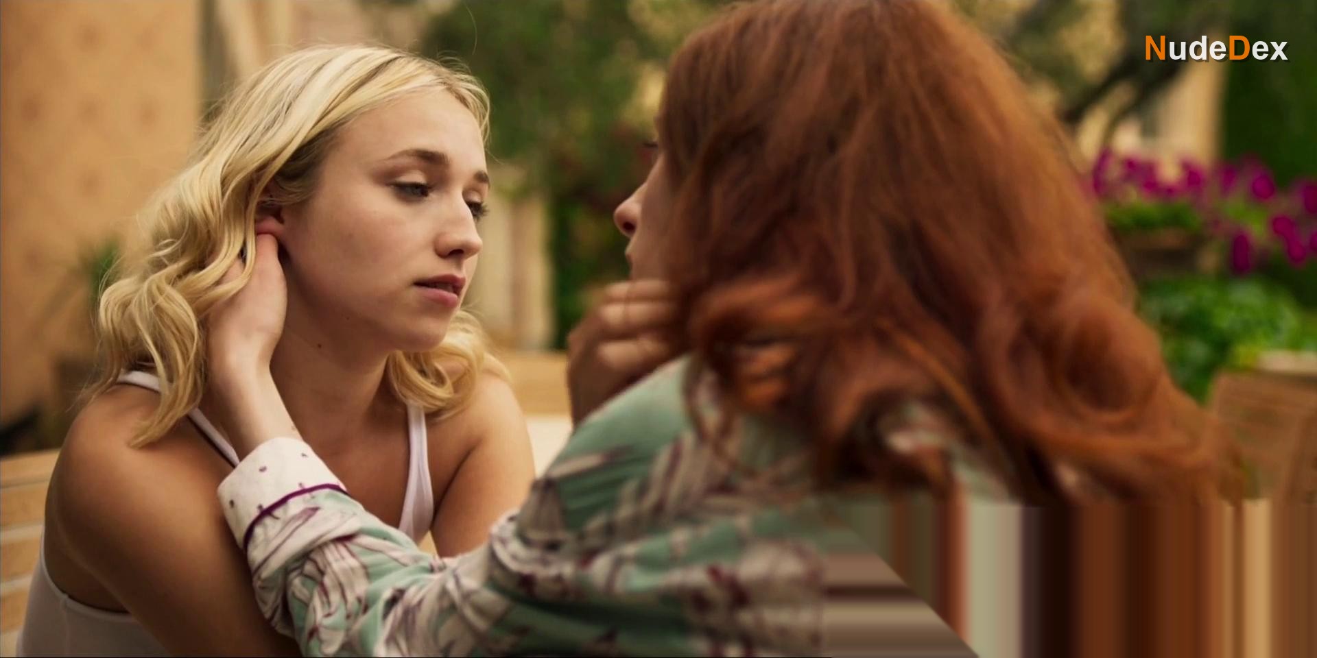 Roxane Durane in Riviera, photo 5