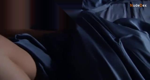 Roxanne Mckee in Lip Service, photo 13