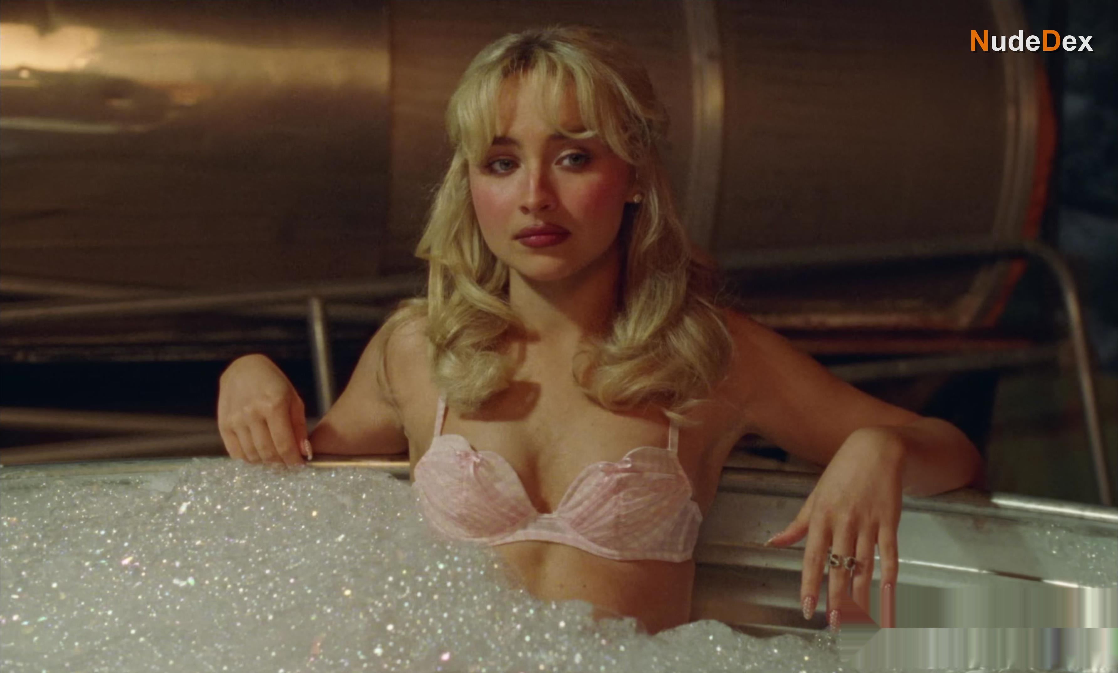 Sabrina Carpenter in Manchild, photo 2