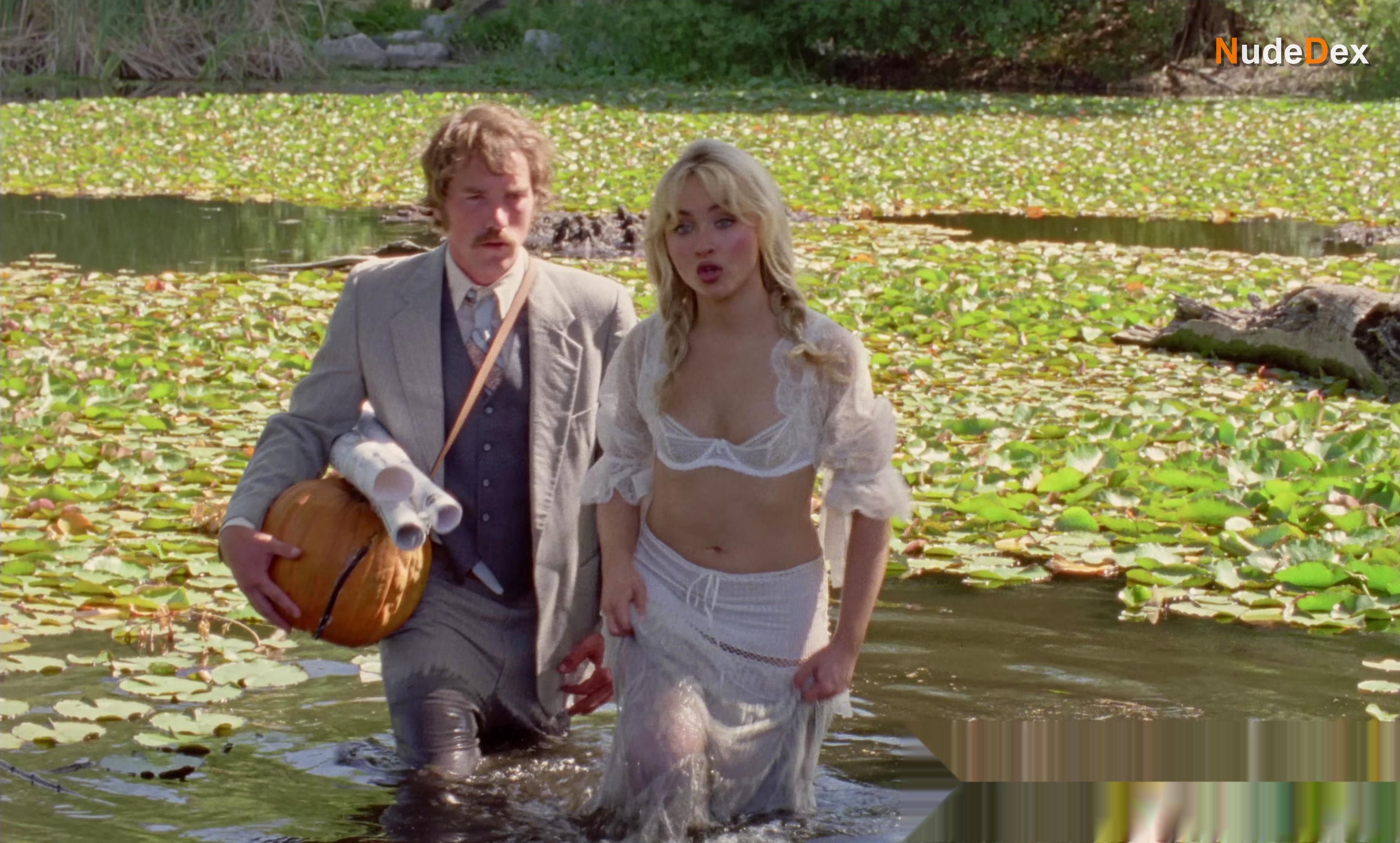 Sabrina Carpenter in Manchild, photo 6