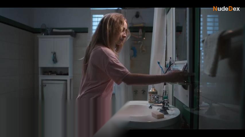 Sabrina Carpenter in Work It, photo 5