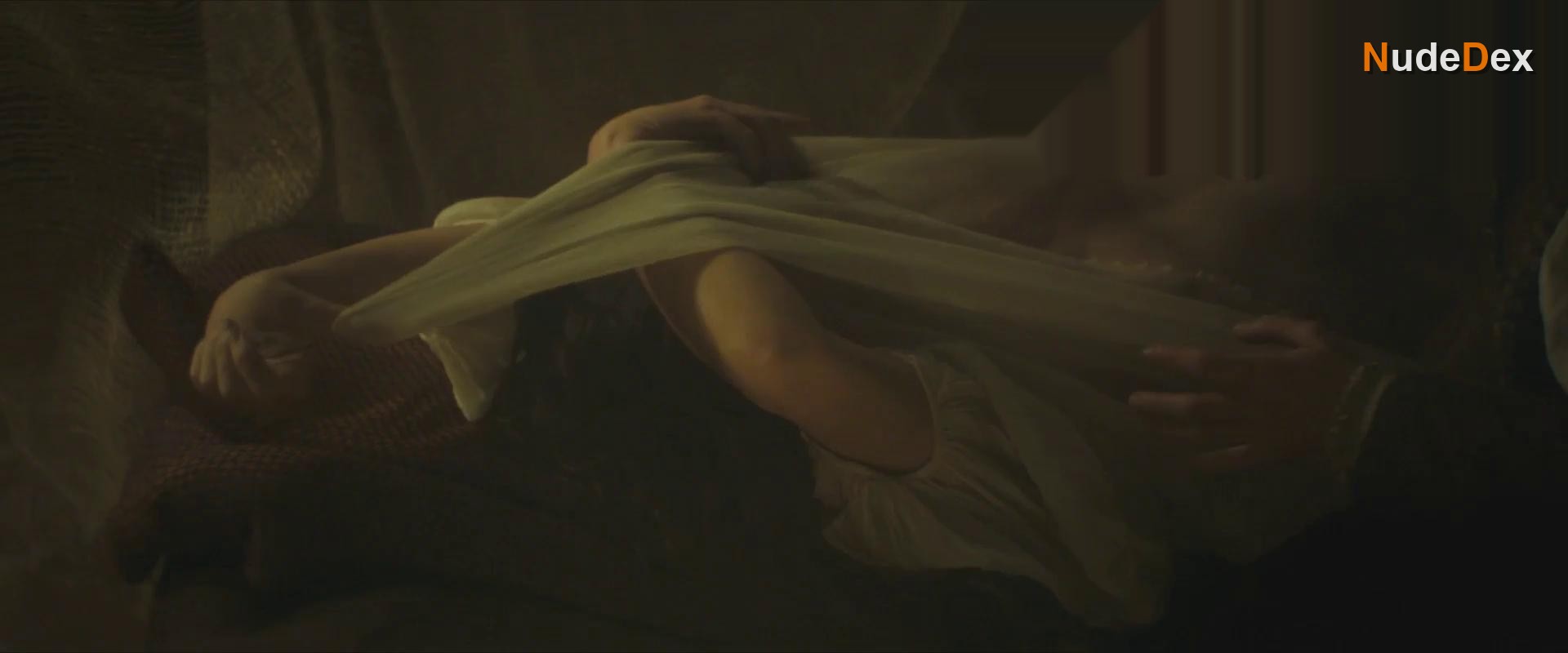 Sabrina Ouazani in All For One, photo 3