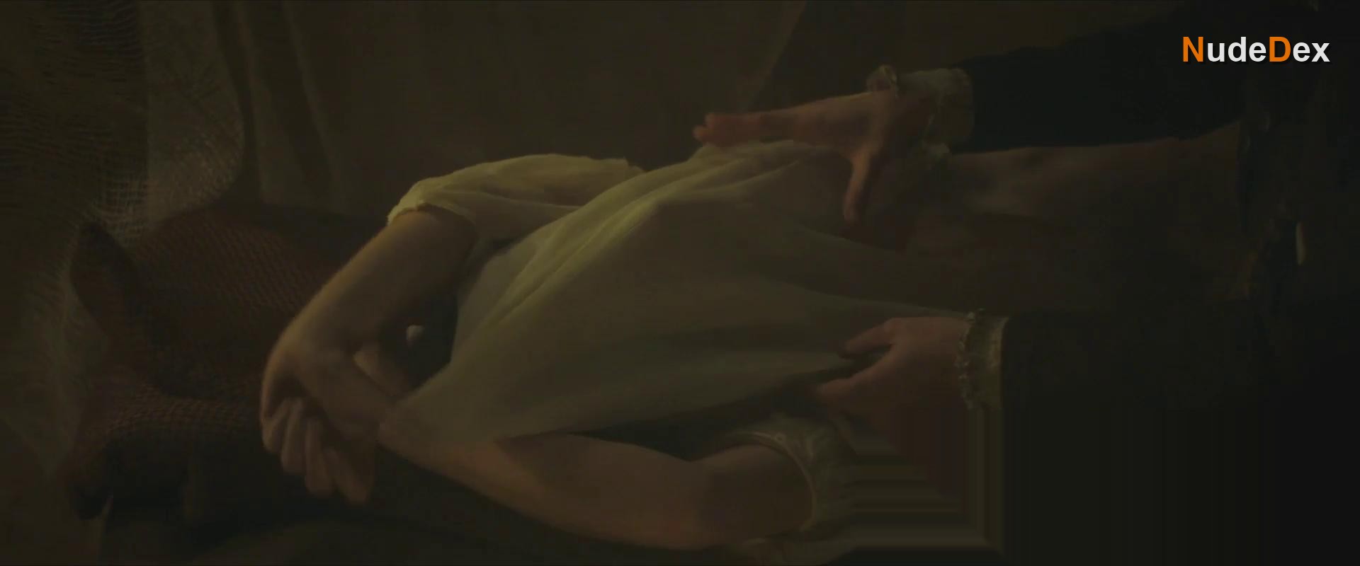 Sabrina Ouazani in All For One, photo 5