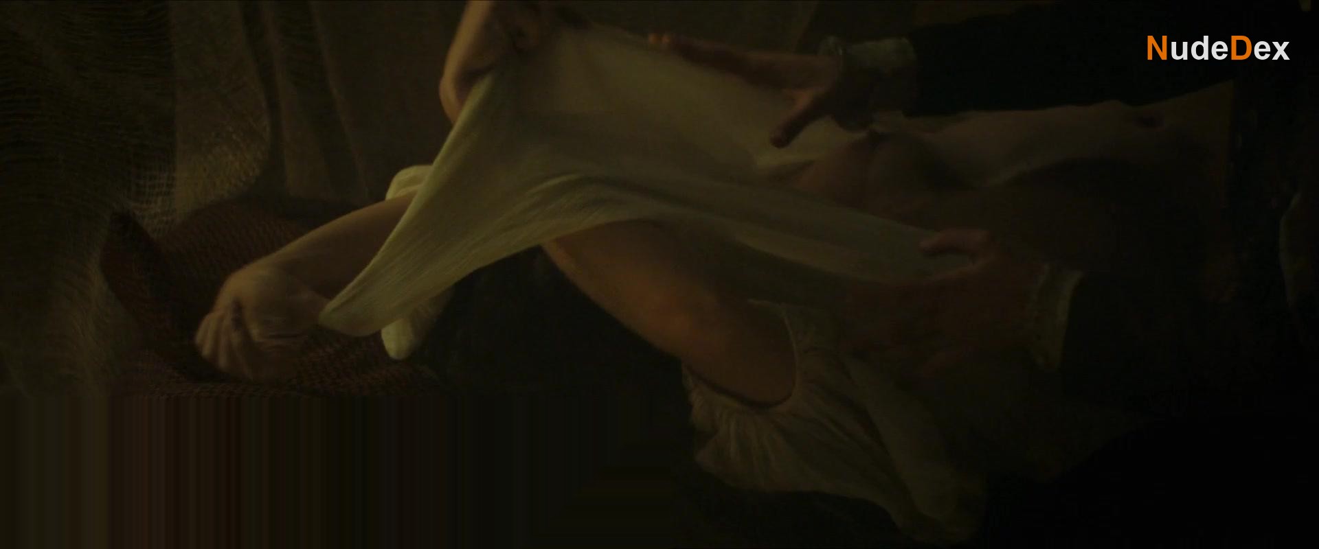 Sabrina Ouazani in All For One, photo 12