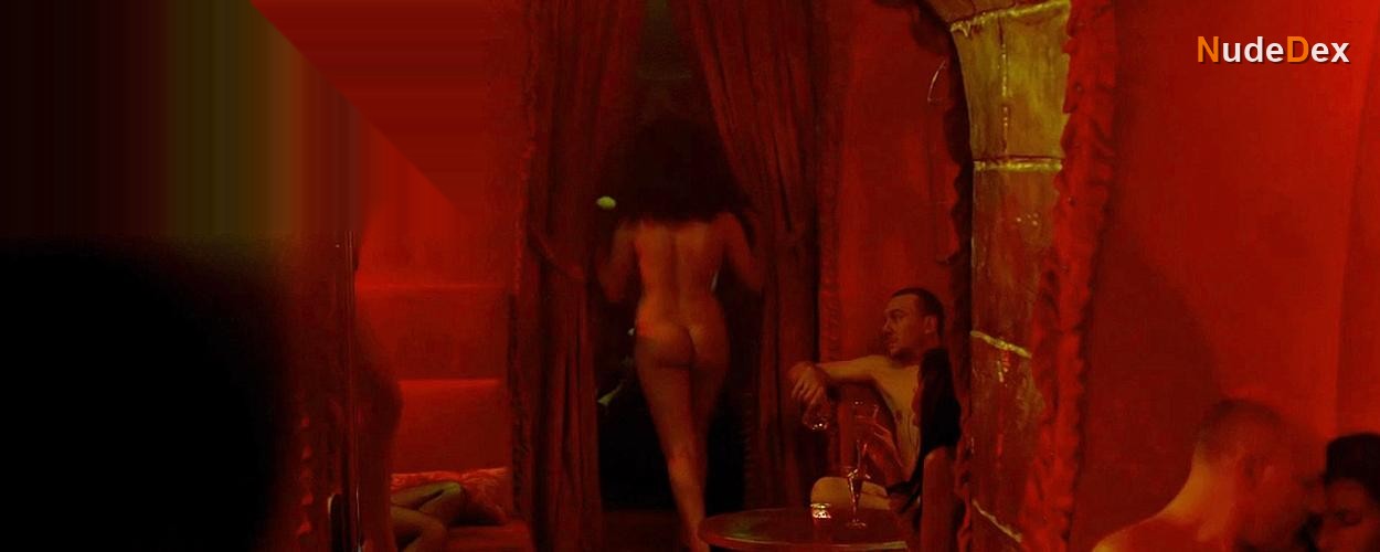 Sabrina Ouazani in On The Other Side Of The Tracks, photo 2