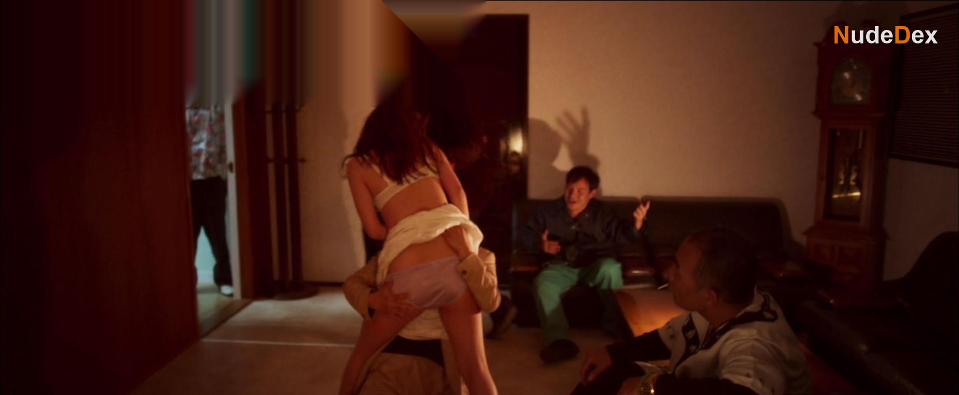 Sairi Ito in Love And Other Cults, photo 3