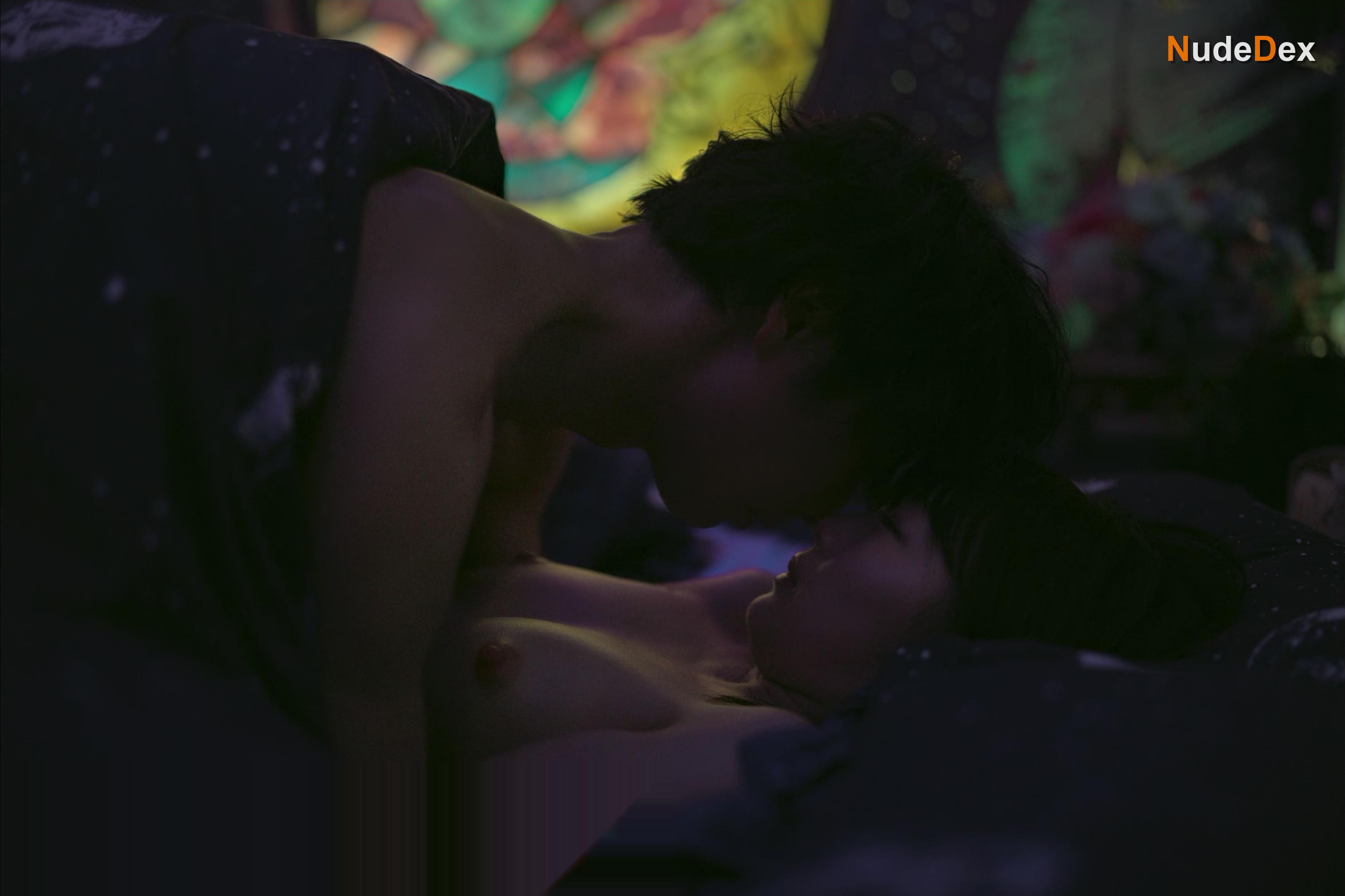 Sairi Ito in We Couldnt Become Adults, photo 5