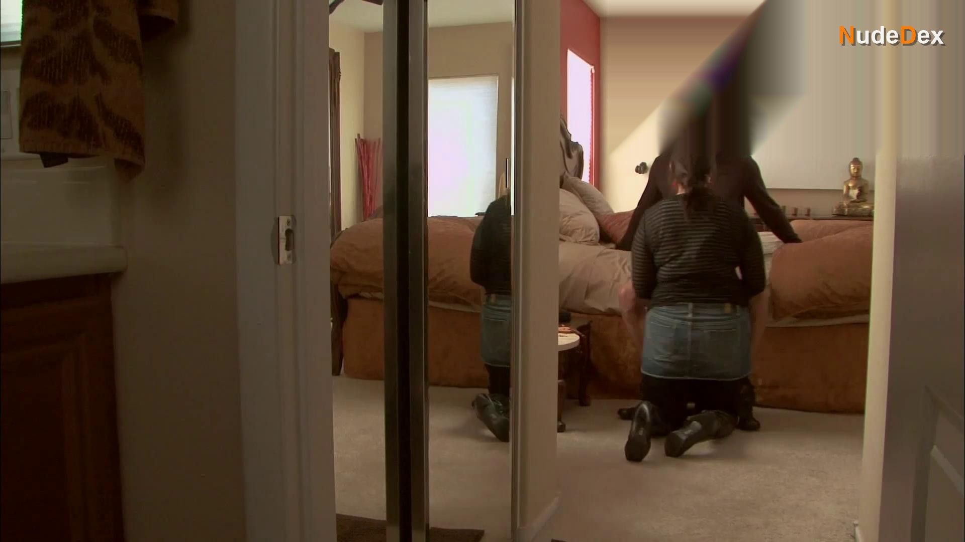 Samantha in Gigolos, photo 10