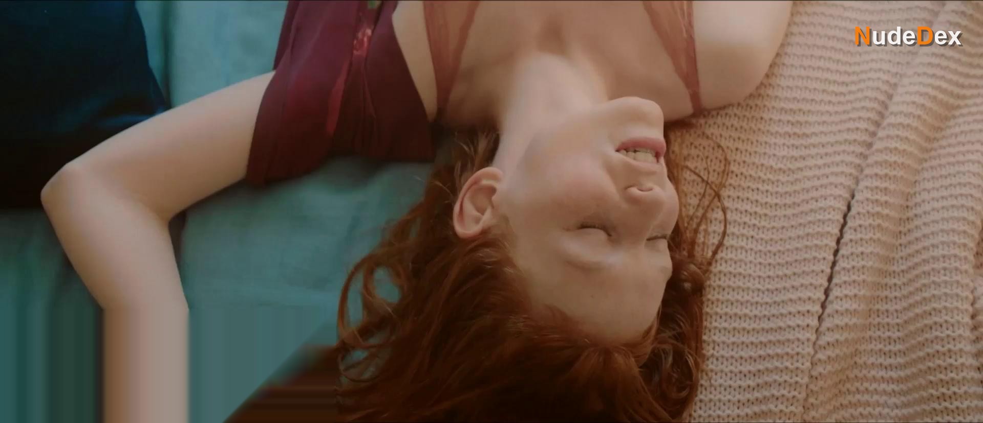 Samantha Heck Muller in Vermelho Monet, photo 50