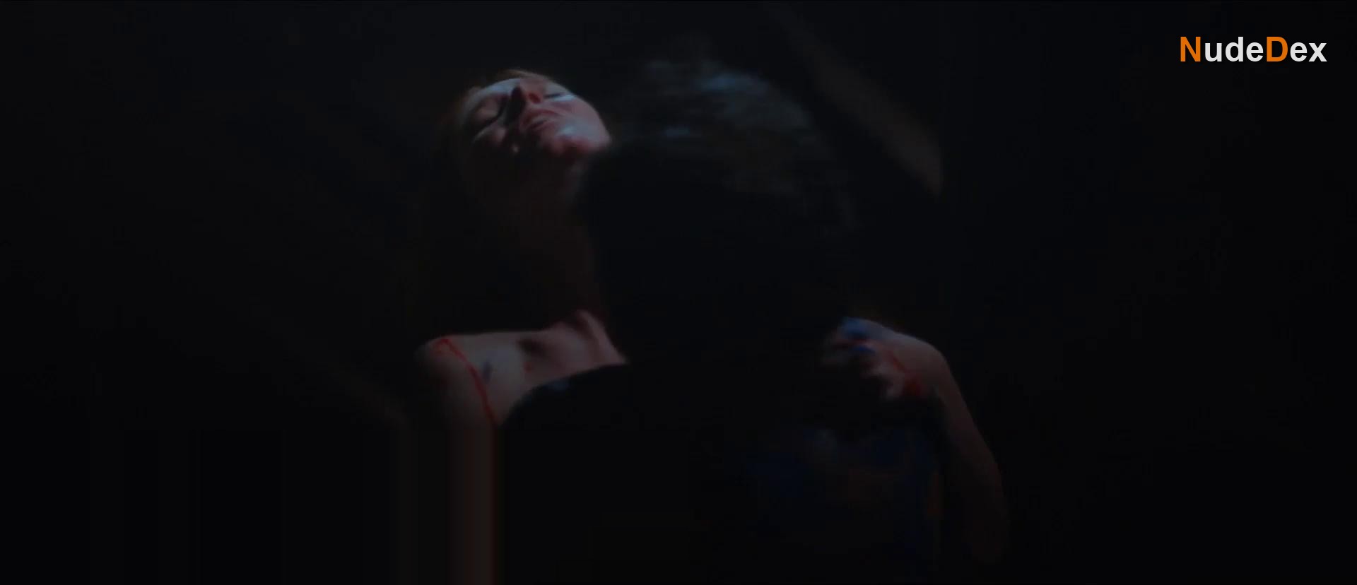 Samantha Heck Muller in Vermelho Monet, photo 52