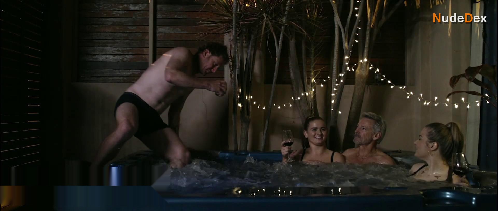 Samantha Hortin in Painkiller, photo 7