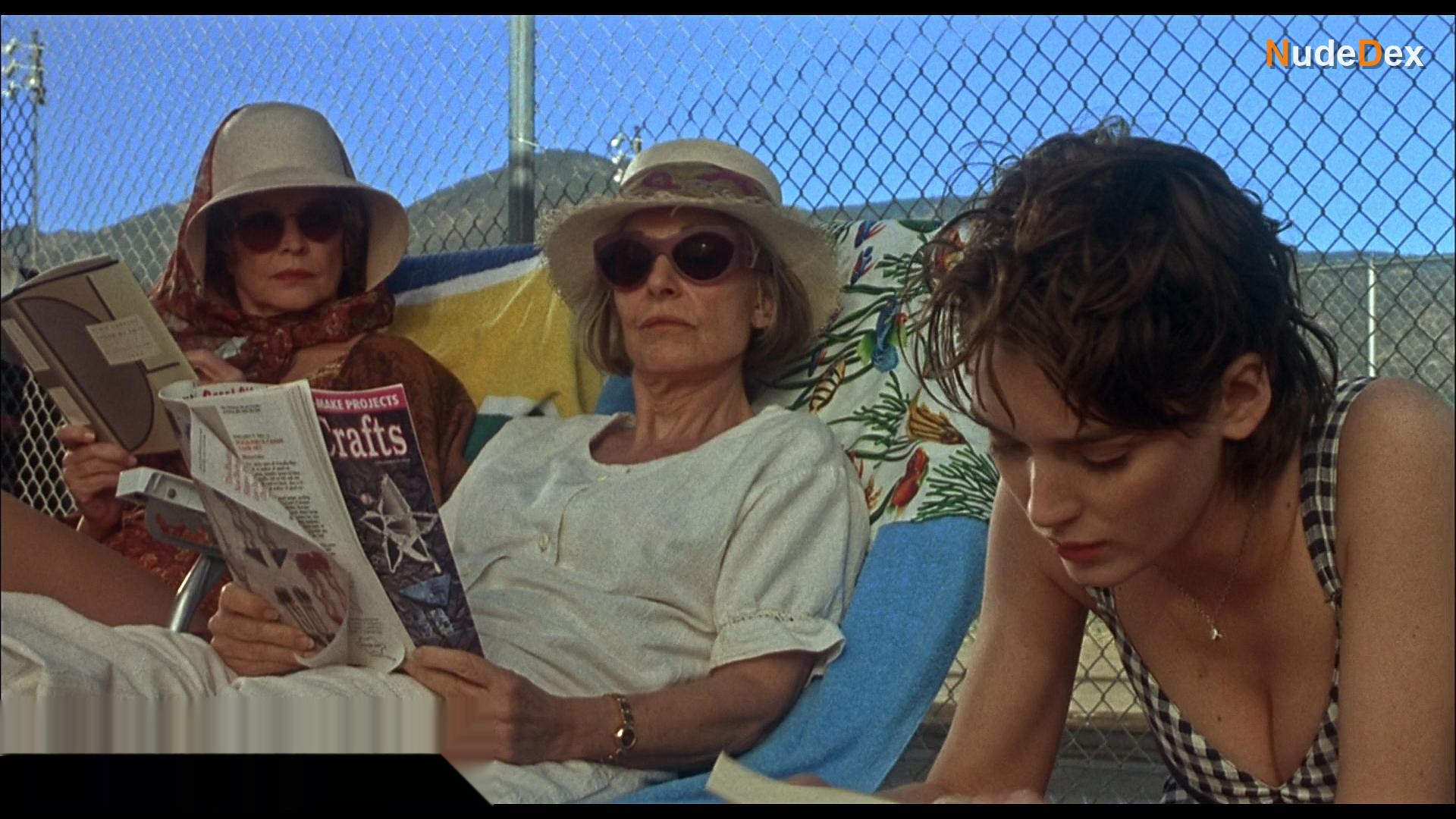 Samantha Mathis in How To Make An American Quilt, photo 15