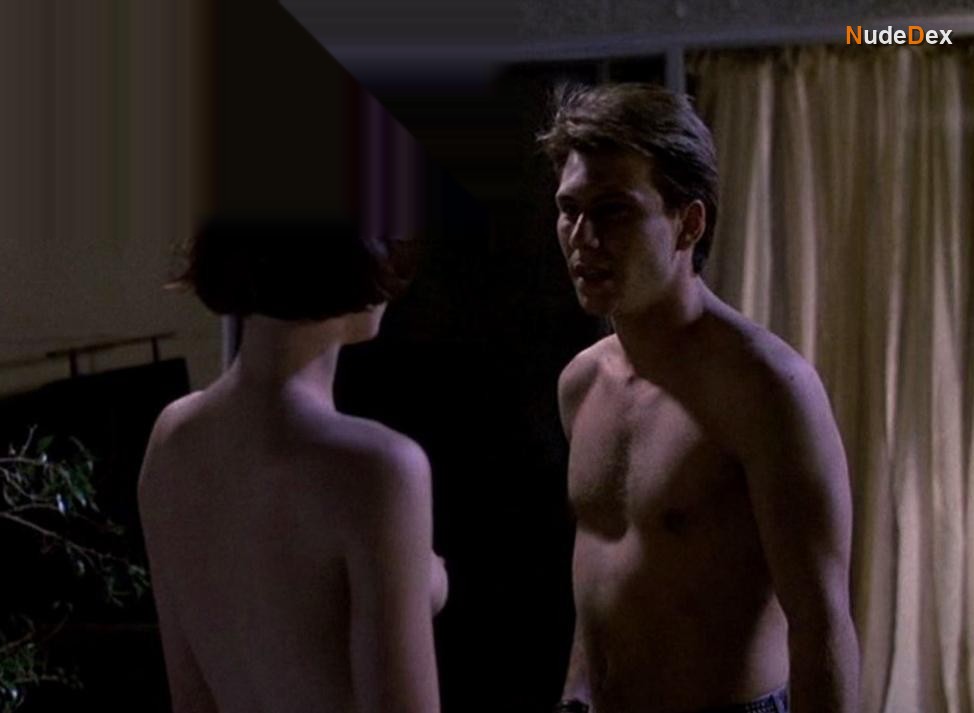 Samantha Mathis in Pump Up The Volume, photo 3