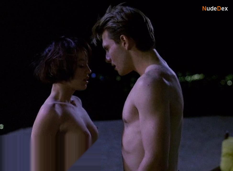Samantha Mathis in Pump Up The Volume, photo 6