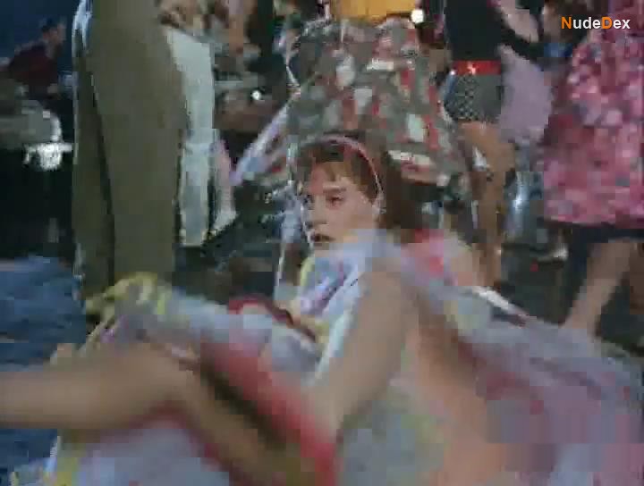 Samantha Murray in Love In Limbo, photo 3