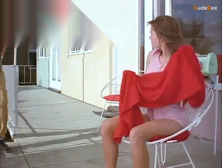 Samantha Murray in Love In Limbo, photo 4