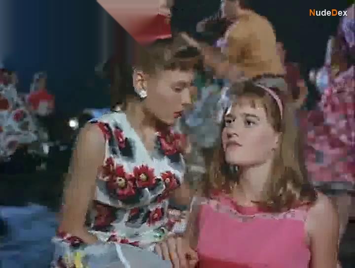 Samantha Murray in Love In Limbo, photo 5