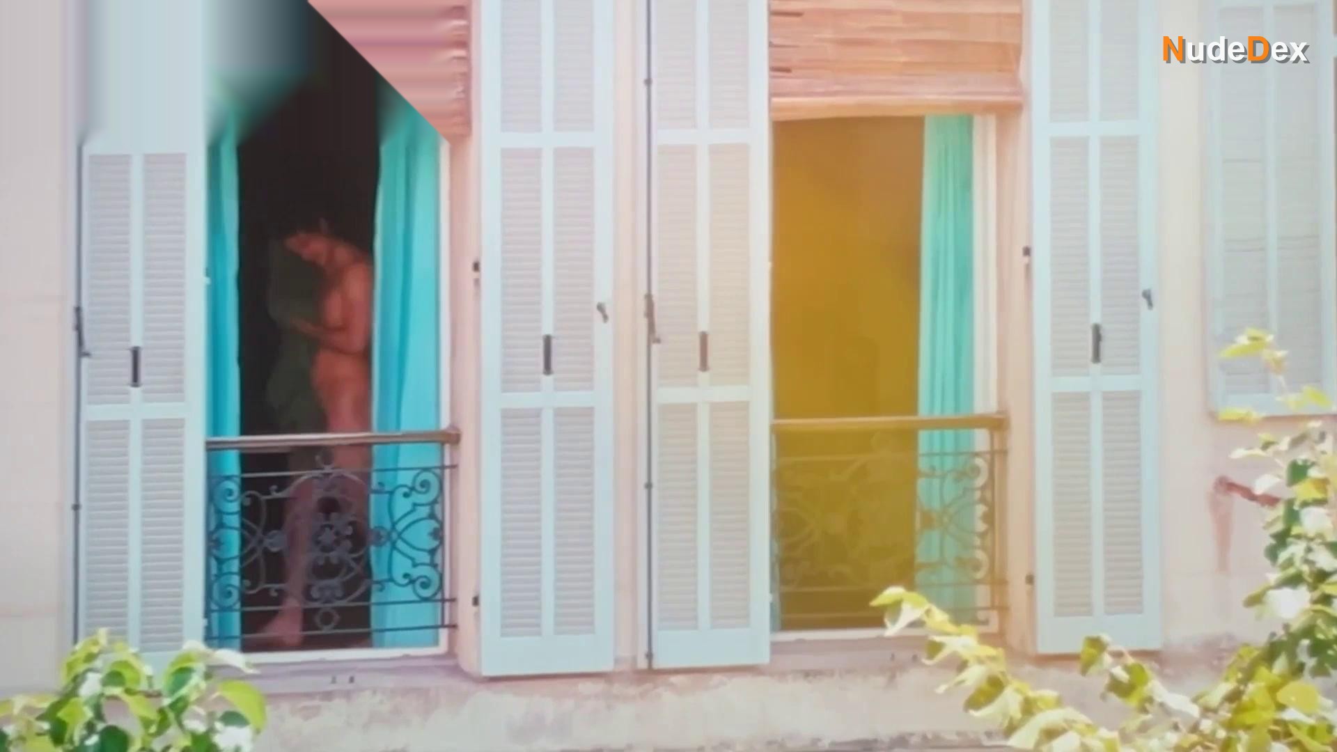 The Balconettes in The Balconettes, photo 15
