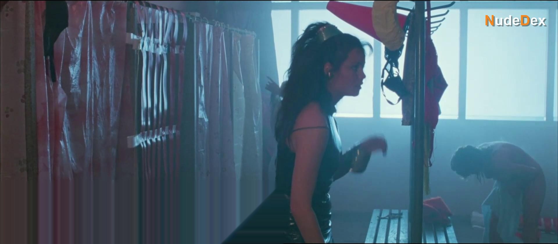 Sandie Lillingston in Dead End Drive In, photo 3