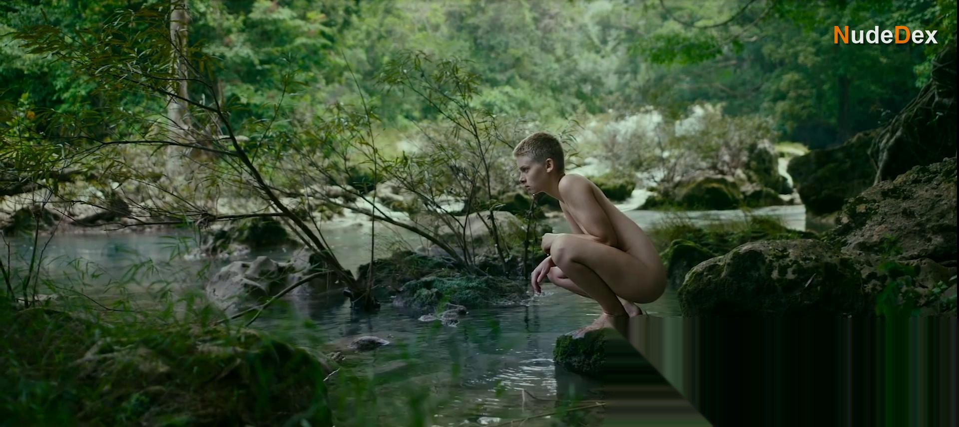 Sandra Guldberg Kampp in Electric Child, photo 3