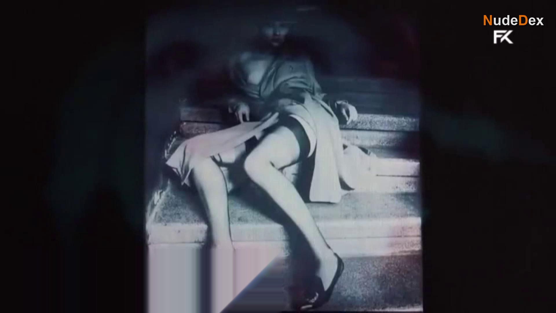 Sandra Miletic in Petlya Nesterova, photo 7