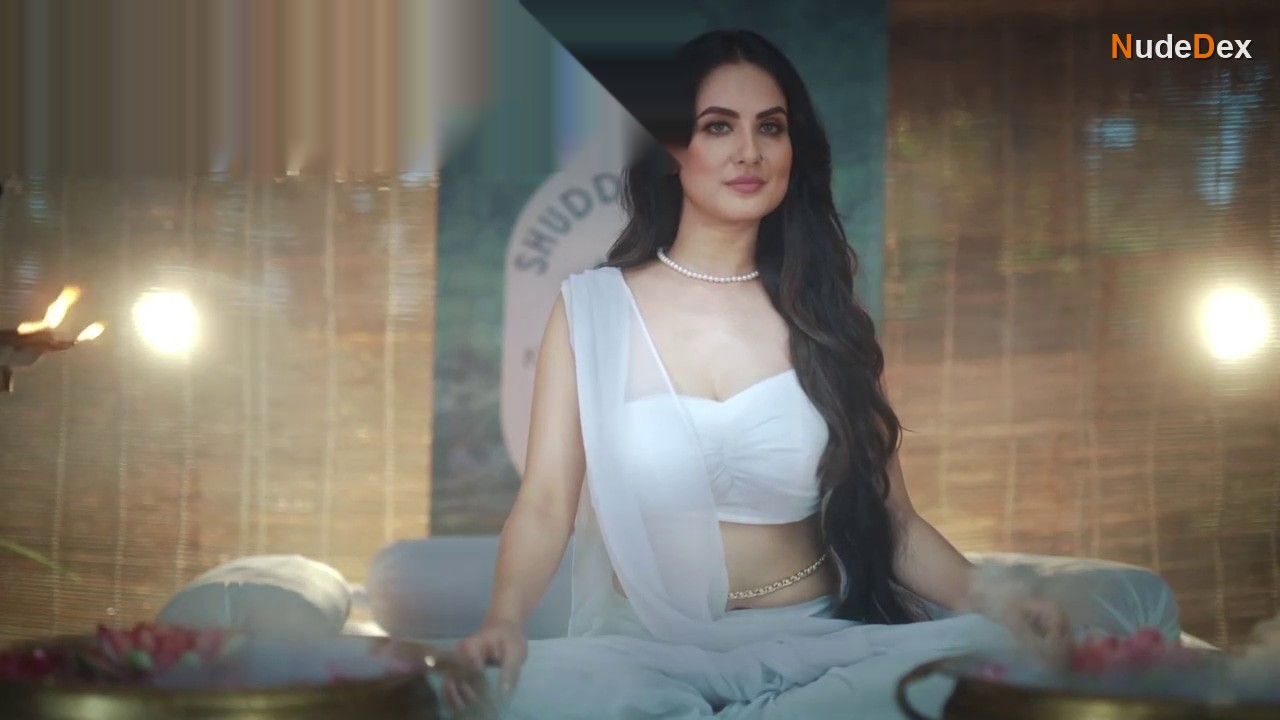 Saniya Khera in Dirty Scams, photo 16