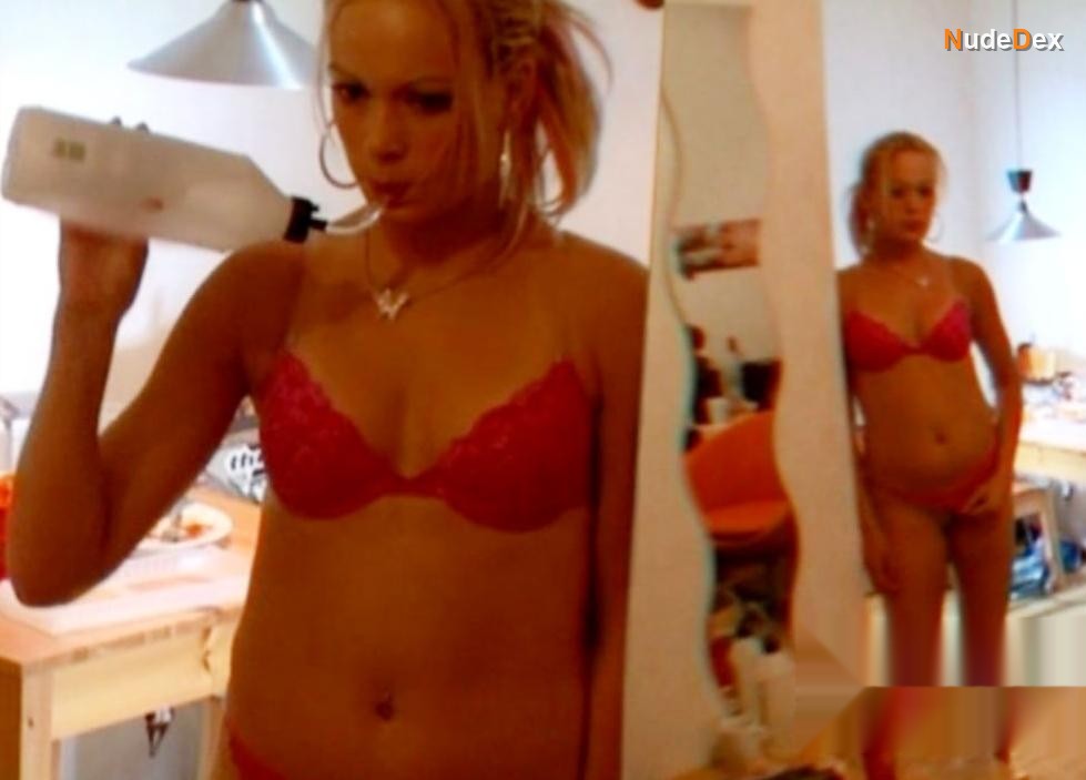 Sanna Brading in A Hole In My Heart, photo 7