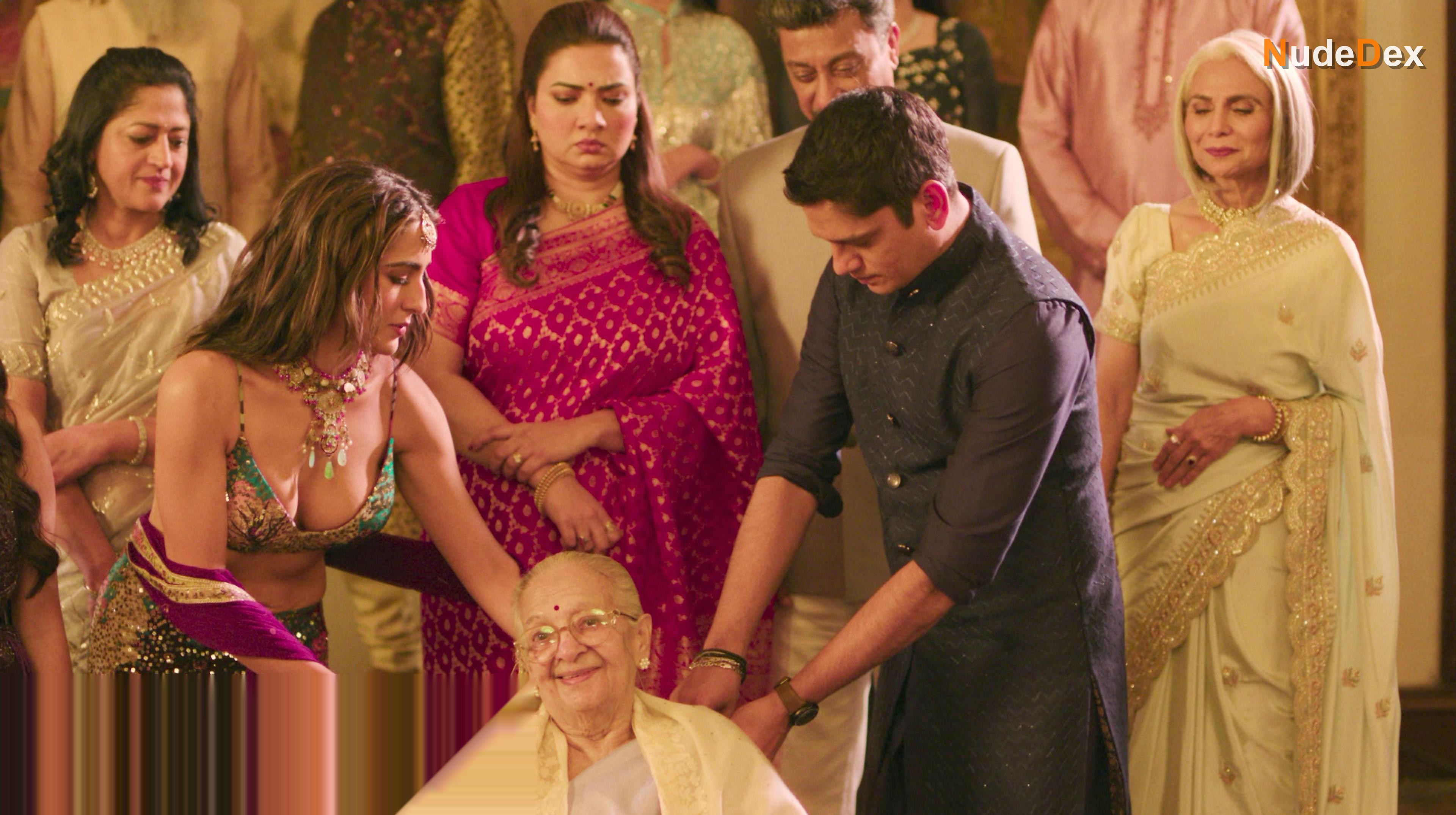 Sara Ali Khan in Murder Mubarak, photo 6