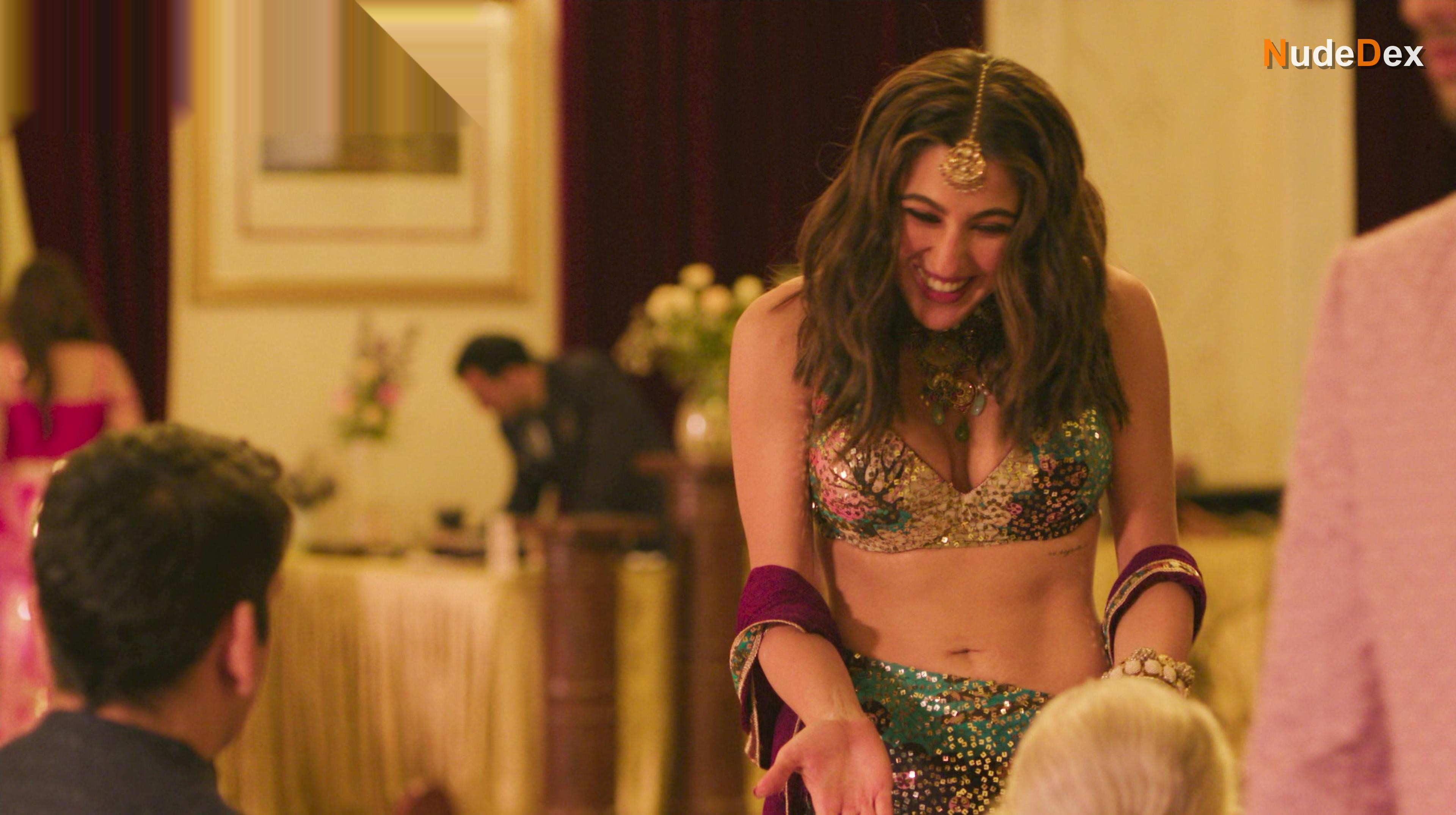 Sara Ali Khan in Murder Mubarak, photo 7