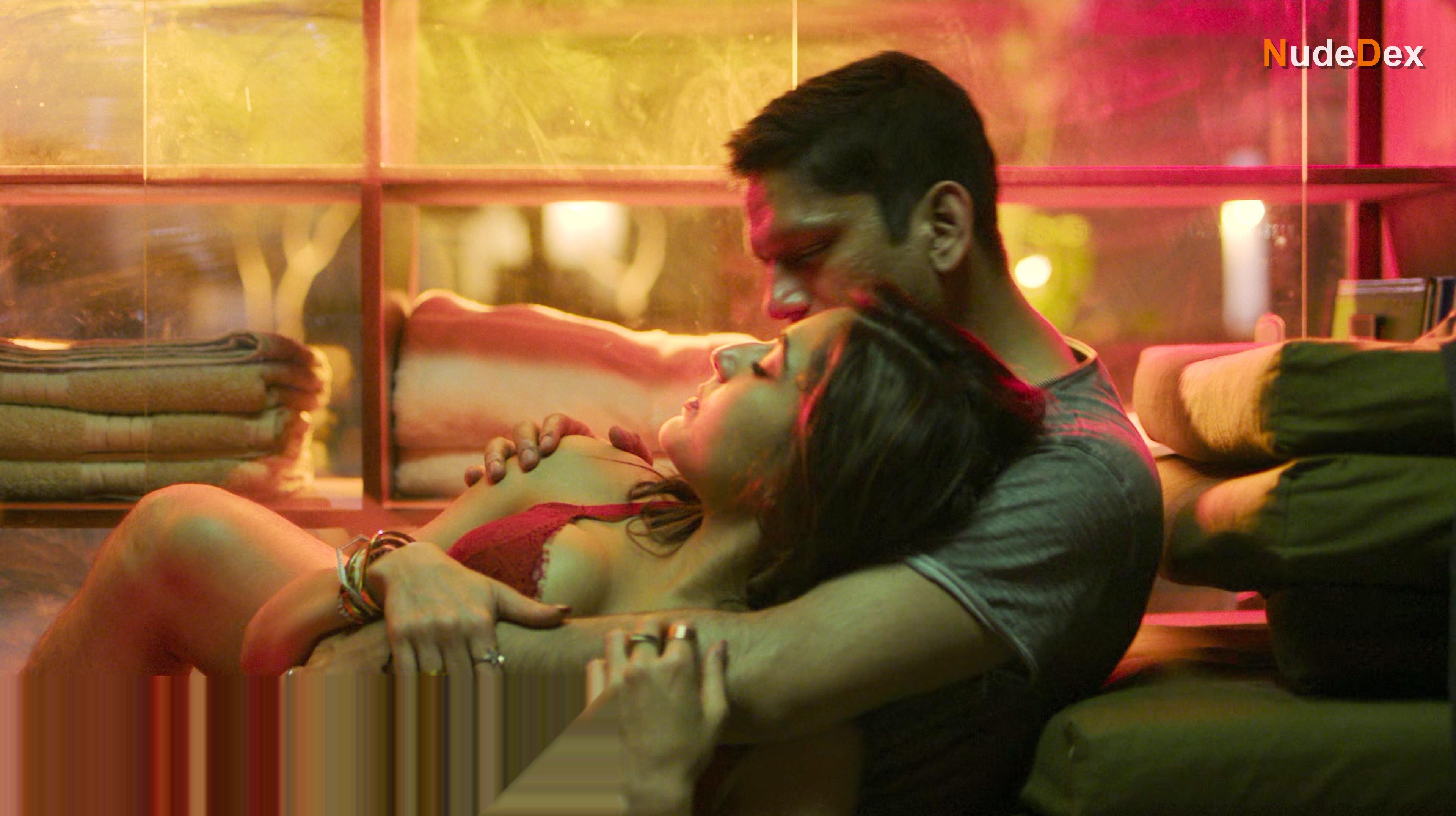 Sara Ali Khan in Murder Mubarak, photo 8