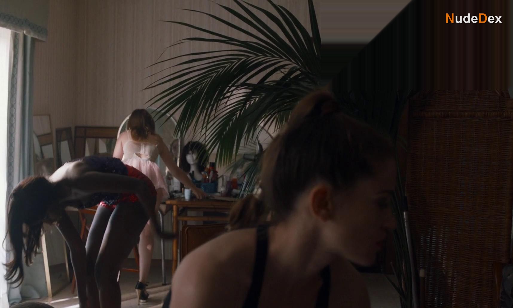 Working Girls in Working Girls, photo 36