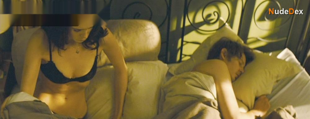 Sara Foster in Psych 9, photo 8