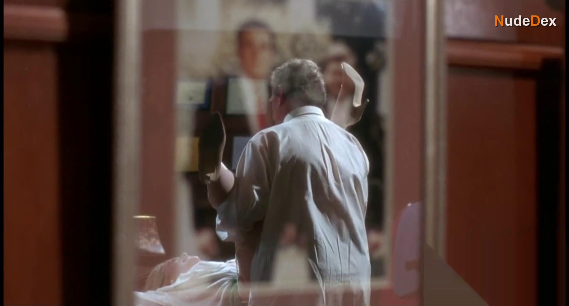 Sarah Carson in The Distinguished Gentleman, photo 2