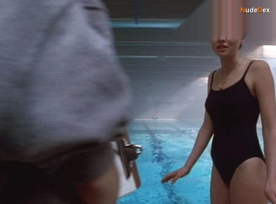 Sarah Chalke in I've Been Waiting For You, photo 5
