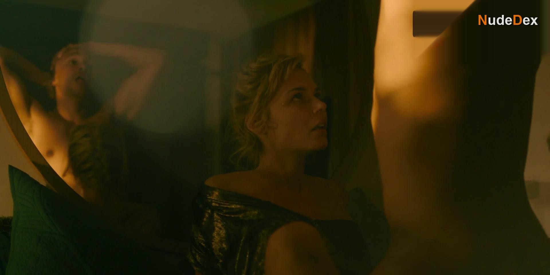Sarah Jague in Escort Boys, photo 2