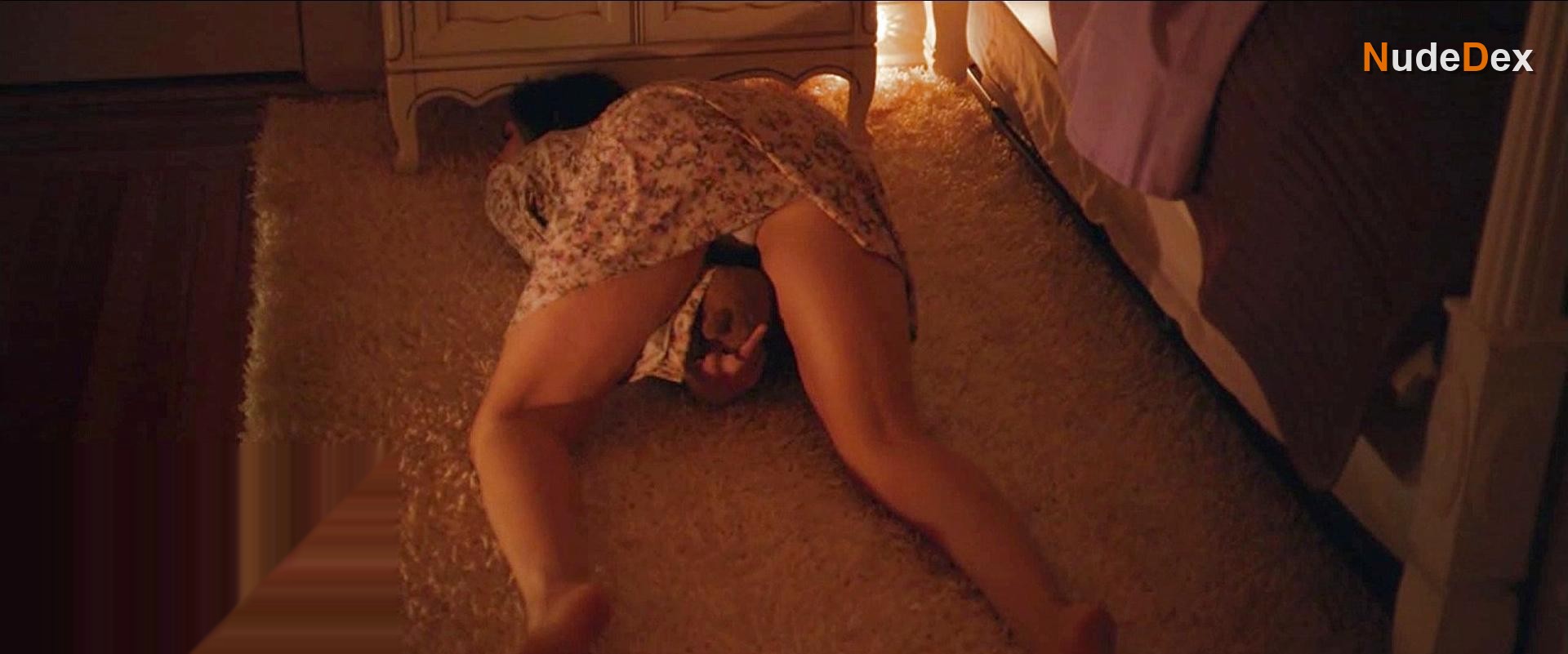 Sarah Silverman in I Smile Back, photo 62
