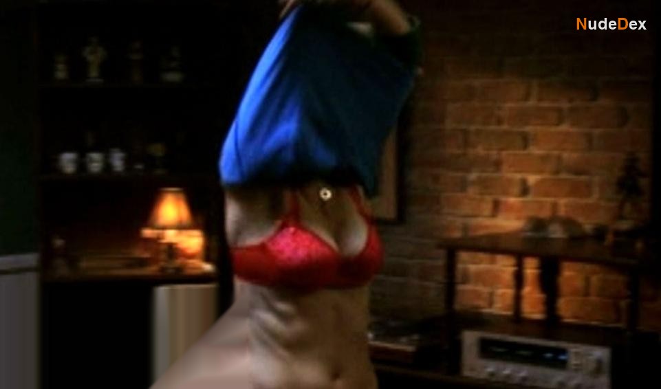 Sarah Silverman in I Want Someone To Eat Cheese With, photo 6