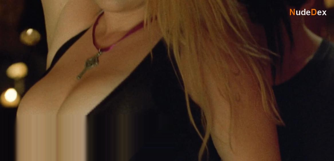 Sara Rue in Gypsy 83, photo 4