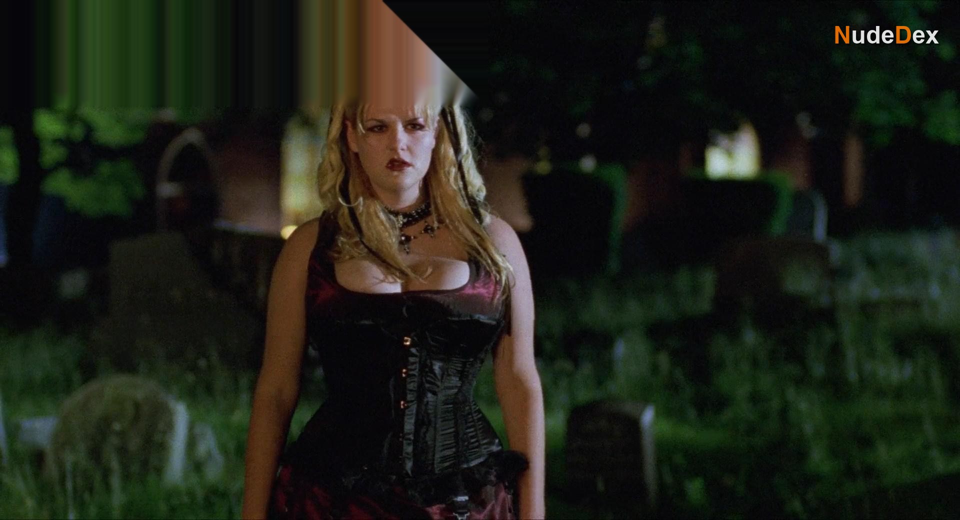Sara Rue in Gypsy 83, photo 12
