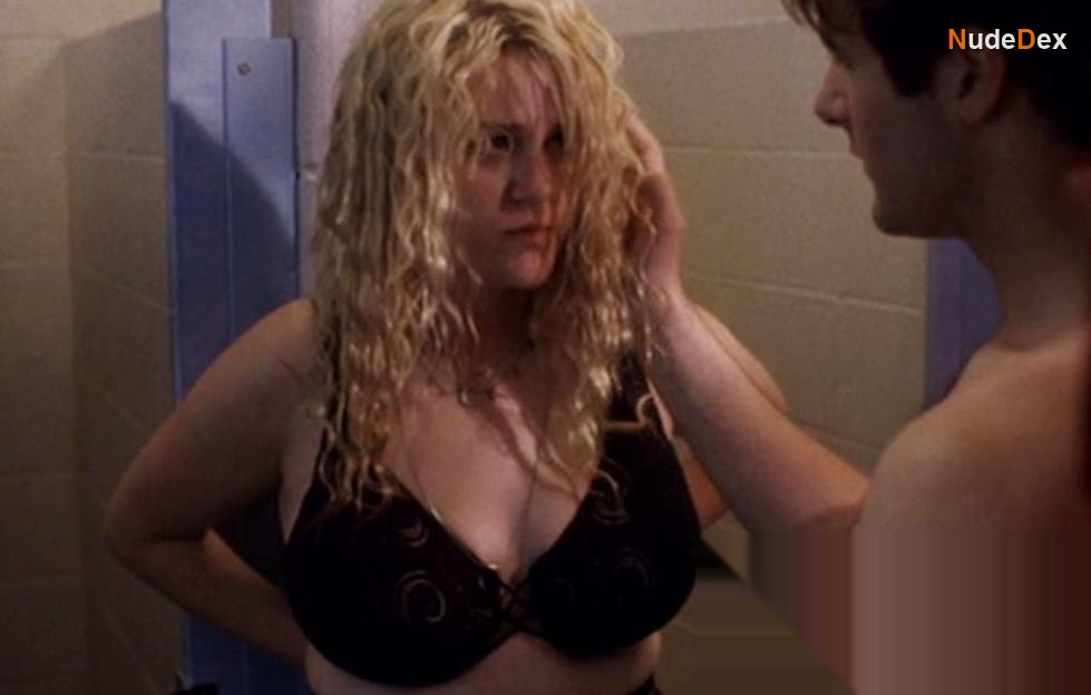 Sara Rue in Gypsy 83, photo 22