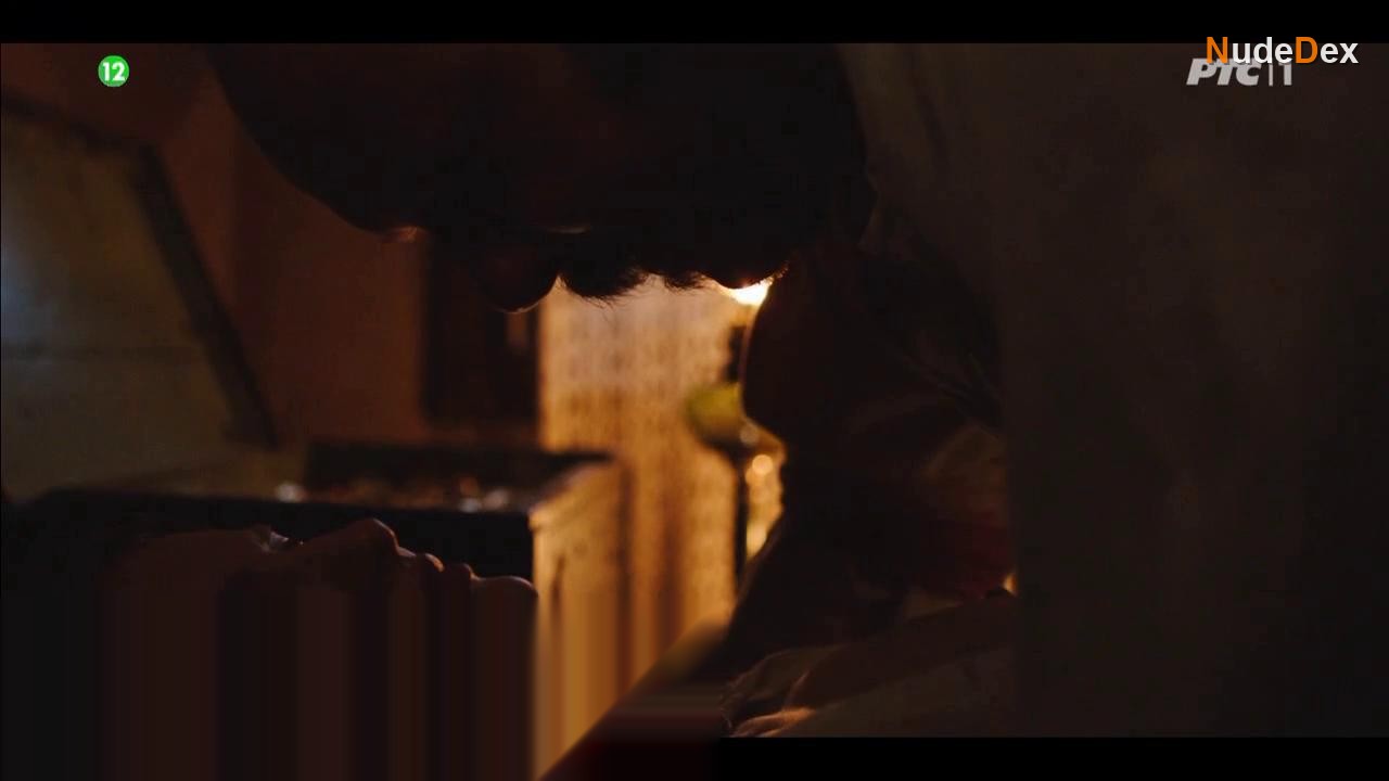 Sara Sandeva in Impure Blood, photo 3