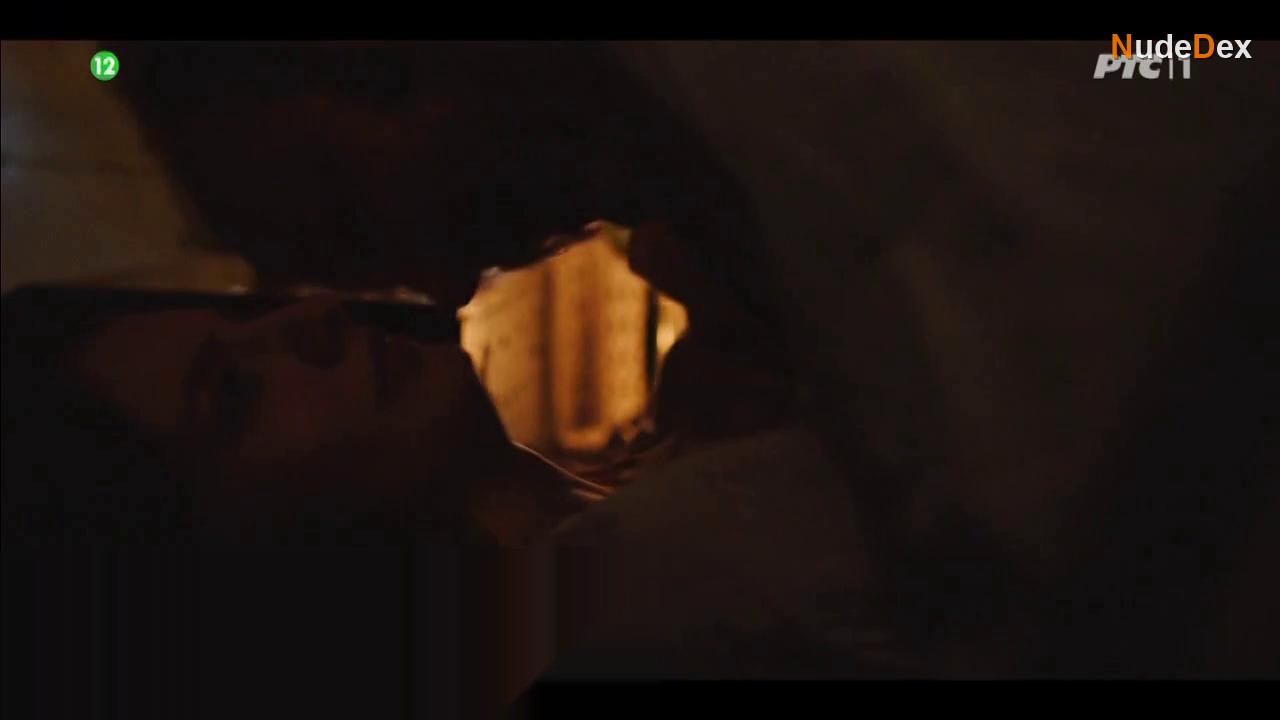 Sara Sandeva in Impure Blood, photo 7