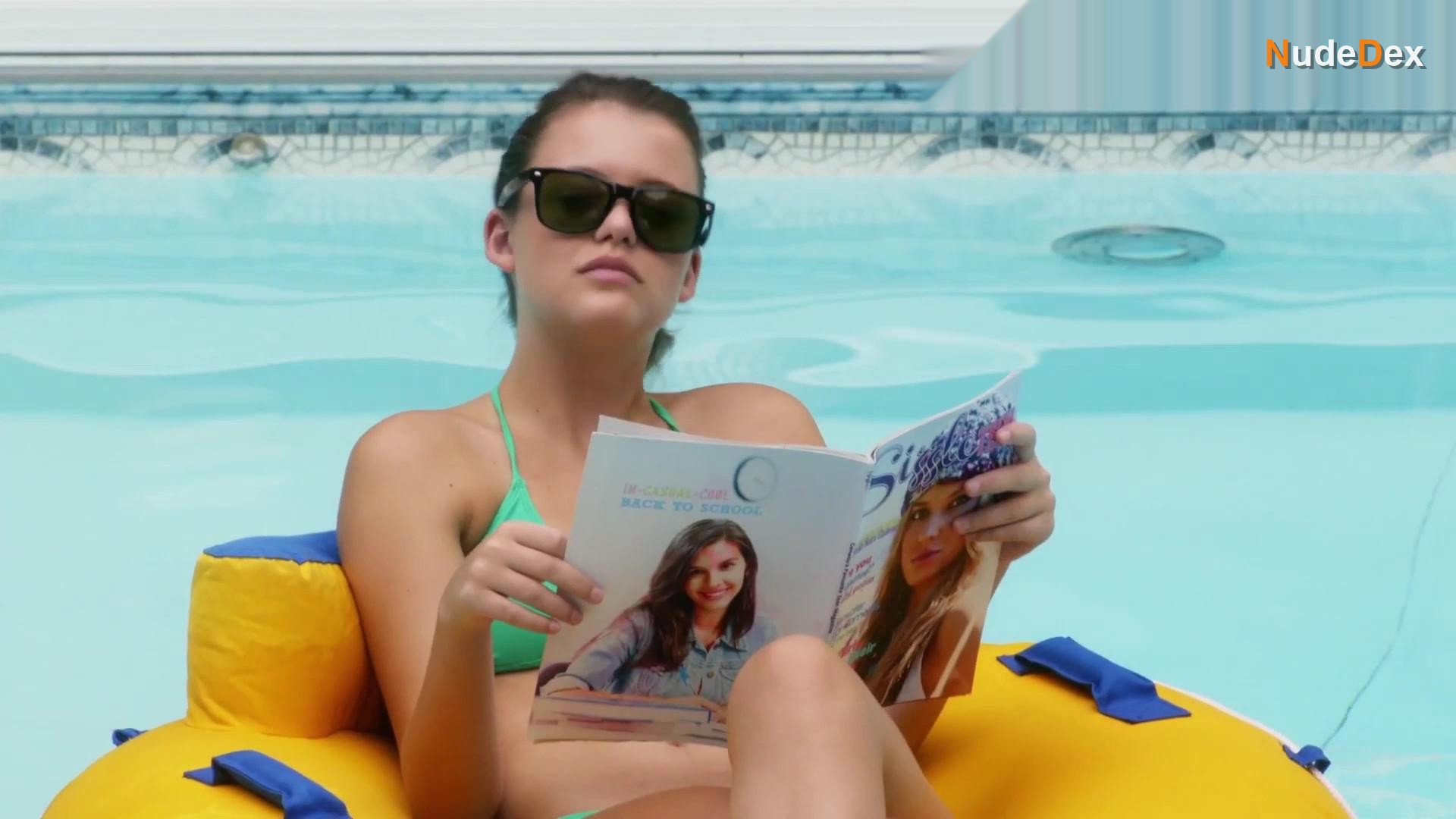 Sara Waisglass in Degrassi Next Class, photo 45