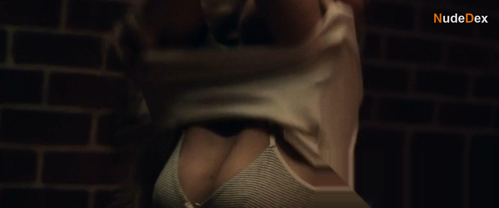 Sara West in Bad Girl, photo 3