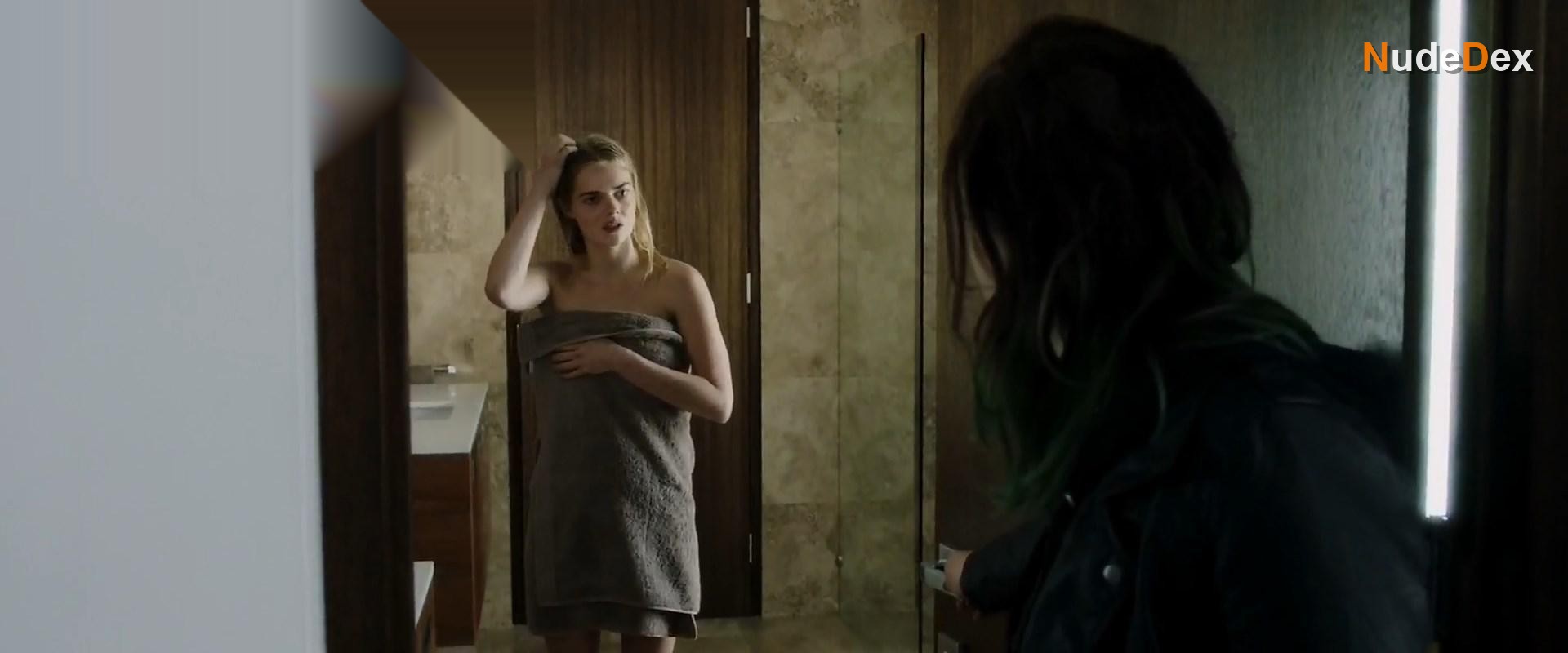 Sara West in Bad Girl, photo 9