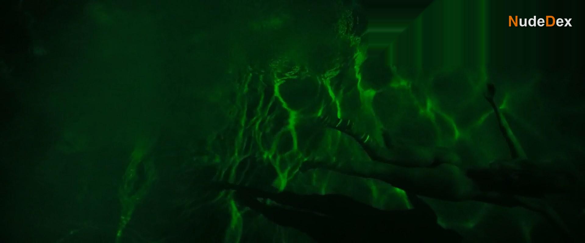 Sara West in Bad Girl, photo 12