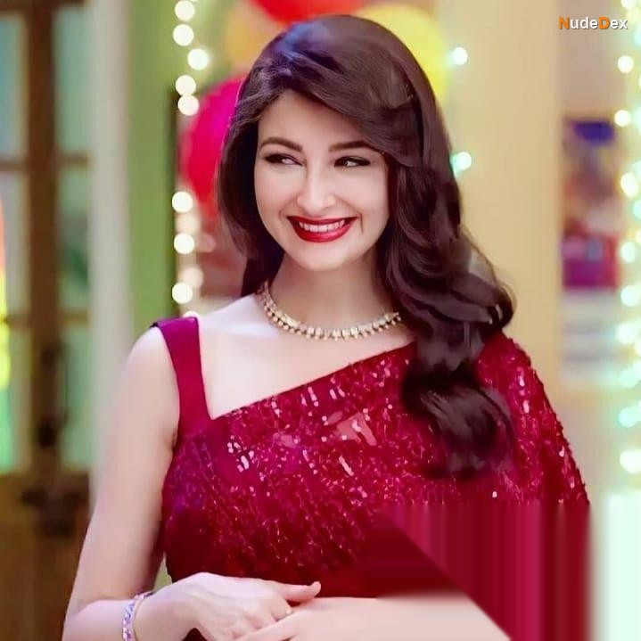 Saumya Tandon in Bhabhi Ji Ghar Par Akeli Hai, photo 20