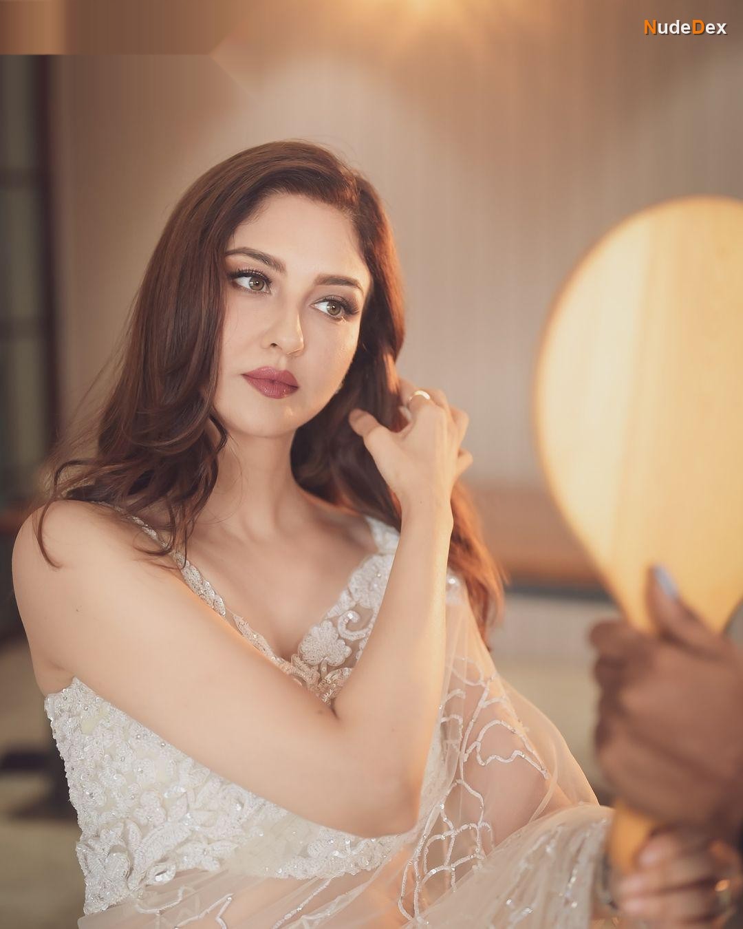 Saumya Tandon in Bhabhi Ji Ghar Par Akeli Hai, photo 28
