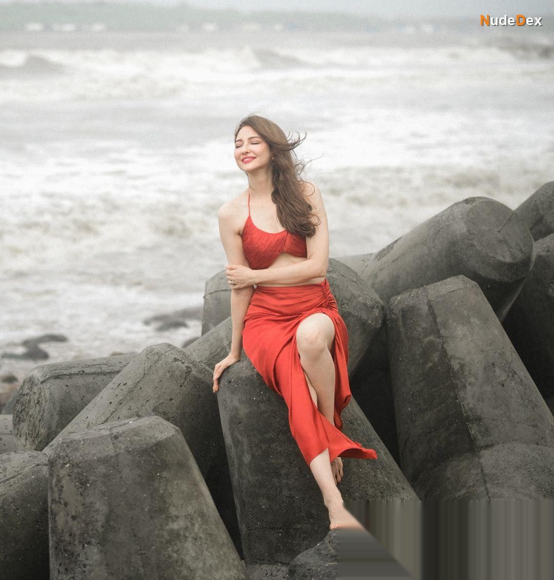Saumya Tandon in Bhabhi Ji Ghar Par Akeli Hai, photo 41