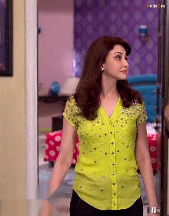 Saumya Tandon in Bhabhi Ji Ghar Par Akeli Hai, photo 81